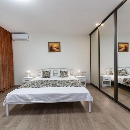 Apartments Riviera,20 Минут От Центра Kiev Luaran gambar